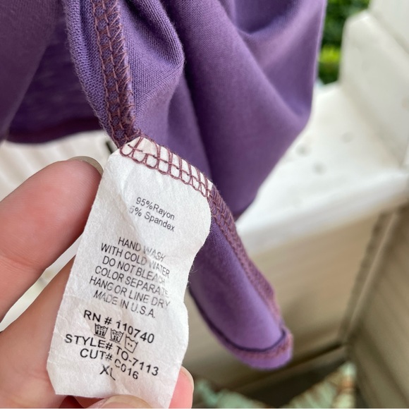 B’leev Drape Front Sleeveless Top with Flower Embellishment Size XL - Picture 9 of 9